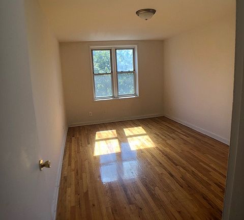 5th image of 1620 Caton Ave #4K