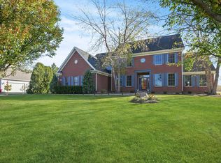 11N575 Hunter Trl, Elgin, IL 60124