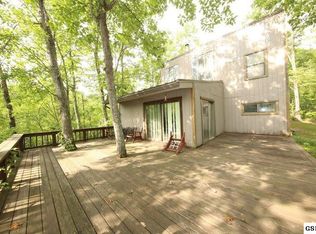 3869 Warden Branch Ln, Gatlinburg, TN 37738