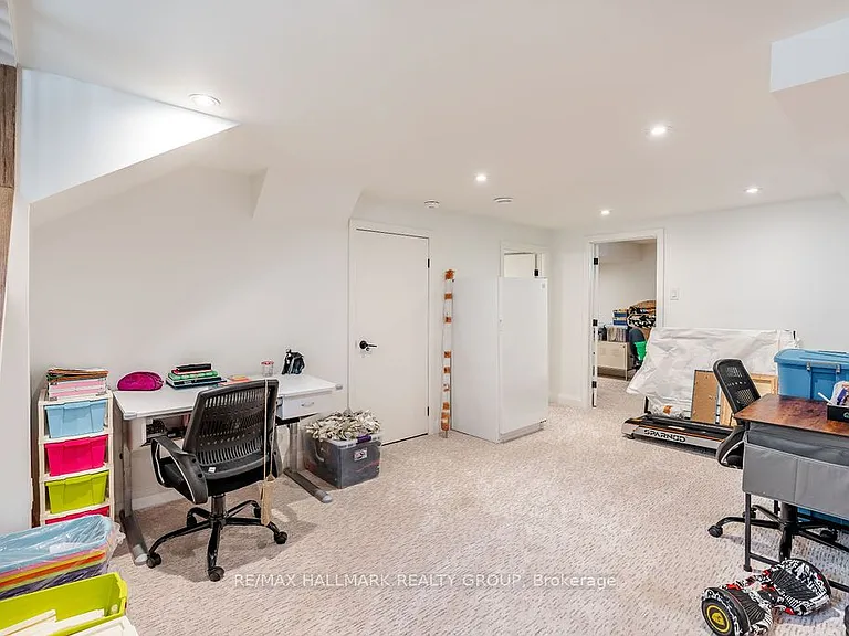 199 Lennox Park Ave — Photo 35
