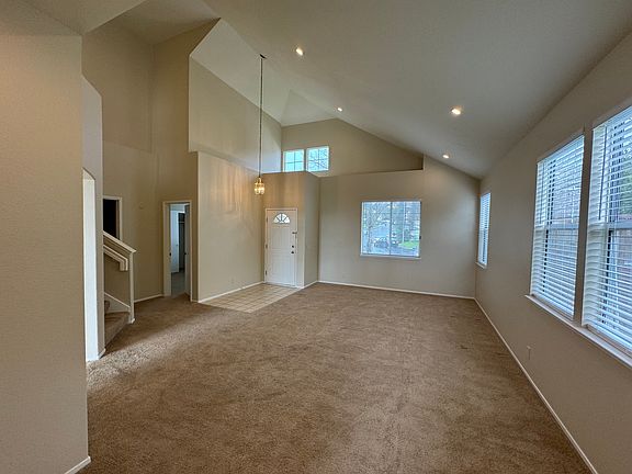 Dining /Entryway