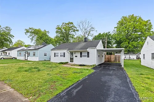 1104 Bel Aire Dr Photo 1