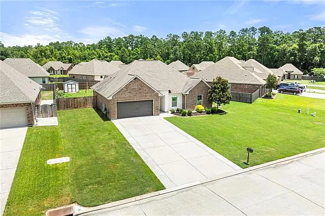 3 bed, 2.0 bath, 1457 sqft, $1,650 — Photo 2