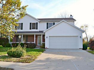 5320 N Castleberry Dr, Peoria, IL 61615