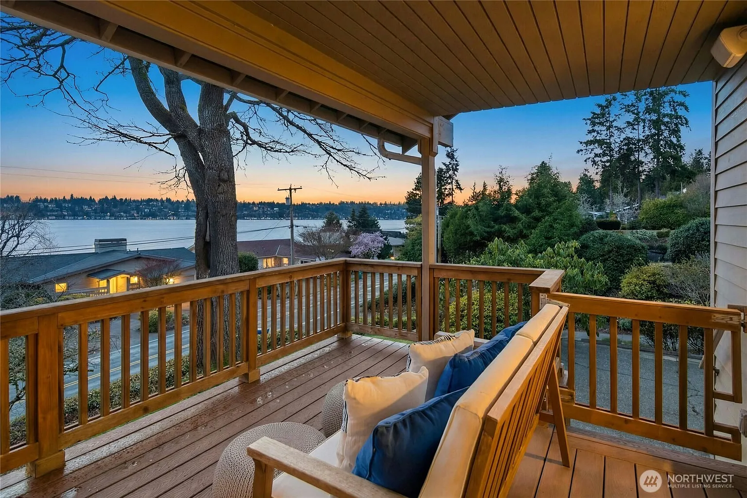 12506 Holmes Point Drive NE photo 1