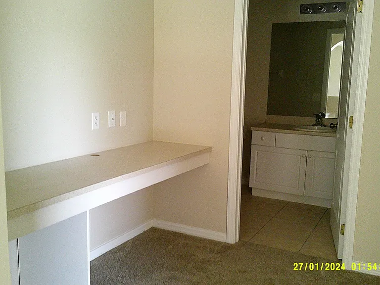 2718 SW 3rd Ln — Photo 11