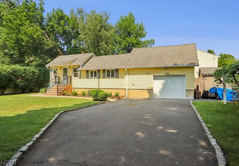 25 Alma Ave — Photo 25