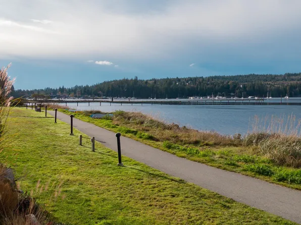 5934 Oldmill Ln, Sechelt, BC V0N 3A3