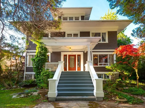 1859 Napier St, Vancouver, BC V5L 2N4