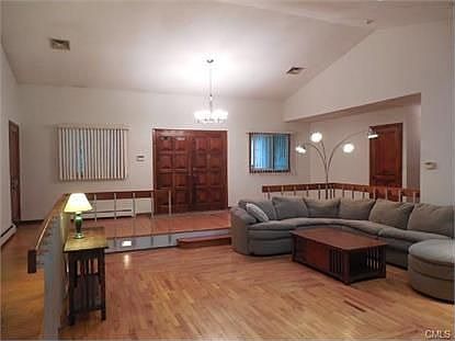 2nd image of 811 Litchfield Tpke