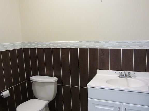 4th image of 1727 McKean St #1