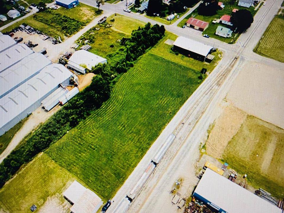1st image of 6th St