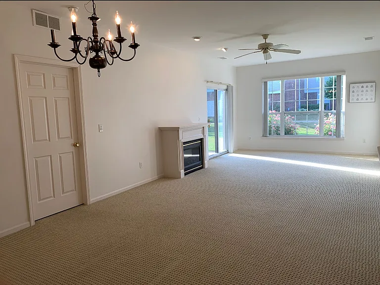 16373 Grandview Dr — Photo 8