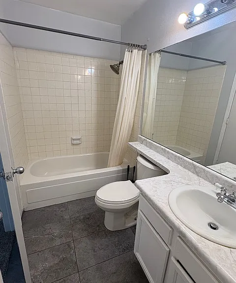 4577 Castlepoint Dr — Photo 7