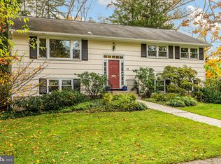 15 Robert Rd, Princeton, NJ 08540