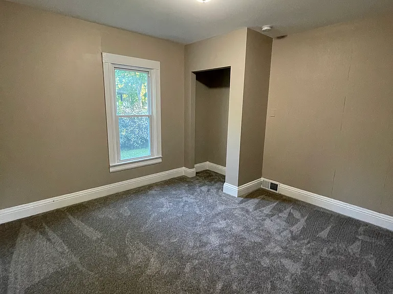 4083 S Mill Rd — Photo 6