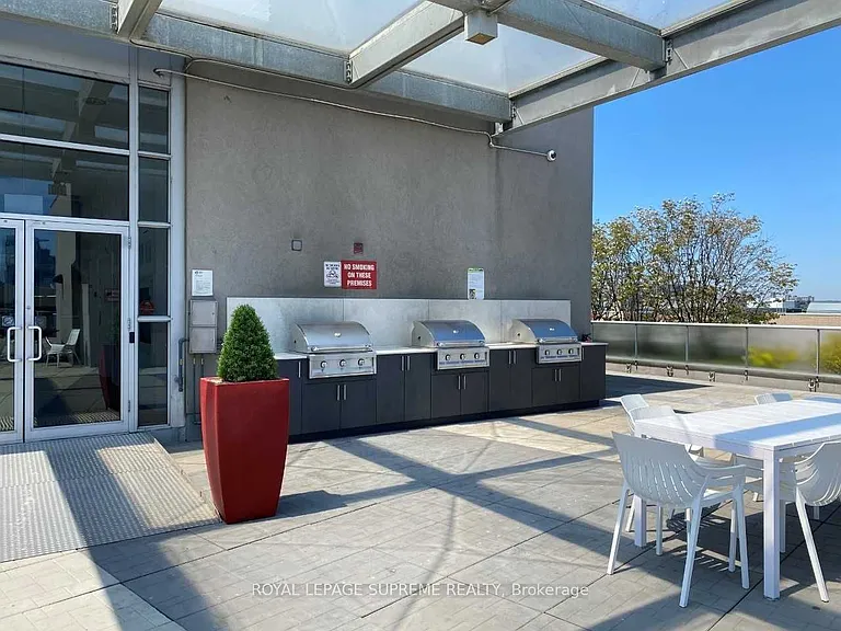 1005 King St W #703 — Photo 21