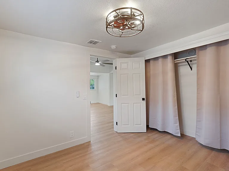 522 S Lincoln Way — Photo 14