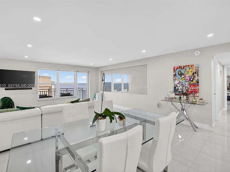 3000 E Sunrise Blvd #14C — Photo 13