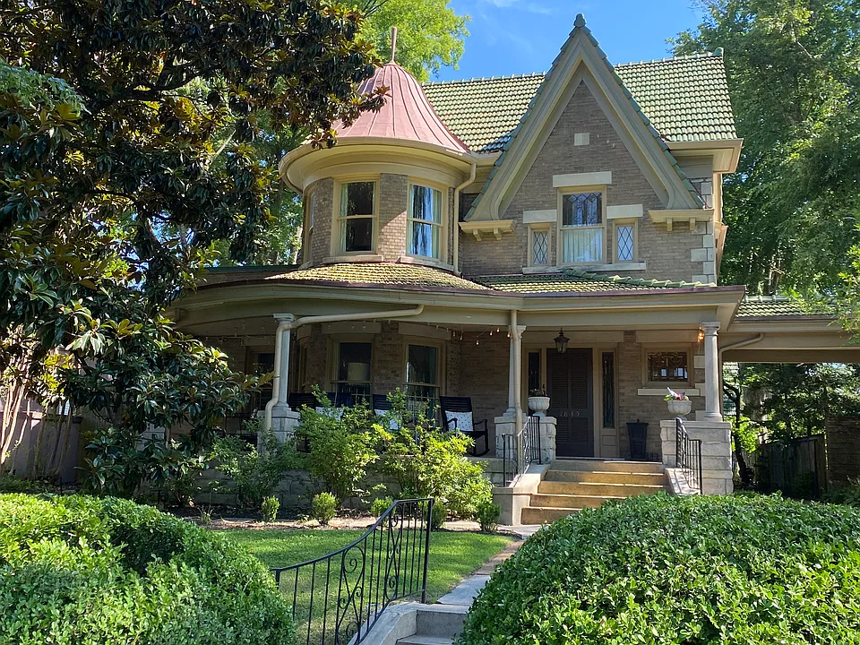 1835 Overton Park Ave