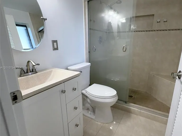 1533 Gabriel St — Photo 18