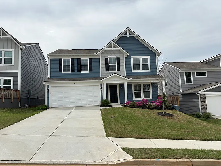 344 Traminer Way — Photo 1