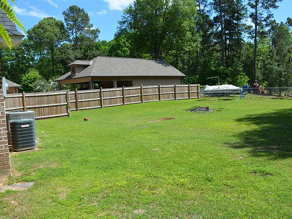 5th image of 2832 Hillcrest Cir