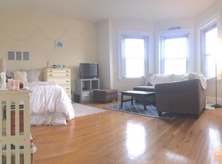 907 Boylston St #3R, Boston, MA 02115