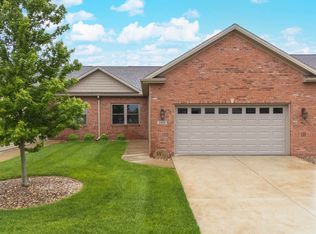 3909 Dunloe Pl, Bloomington, IL 61704