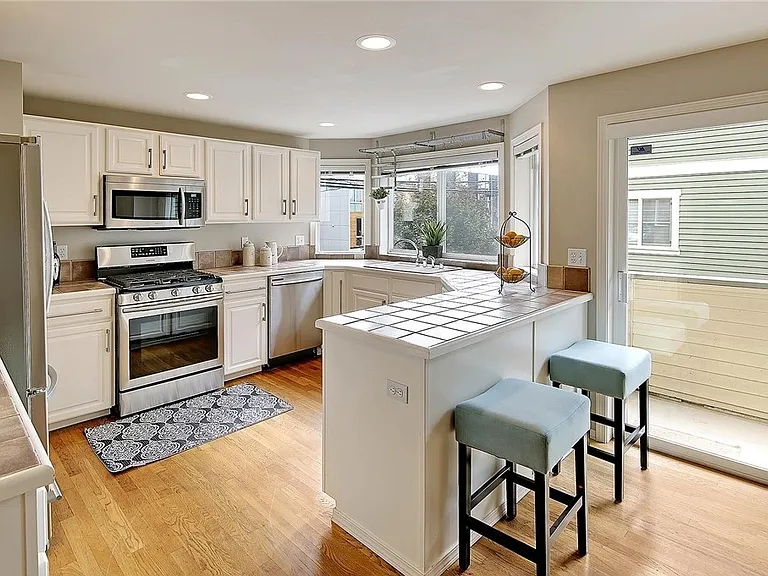 727 N 43rd St — Photo 12