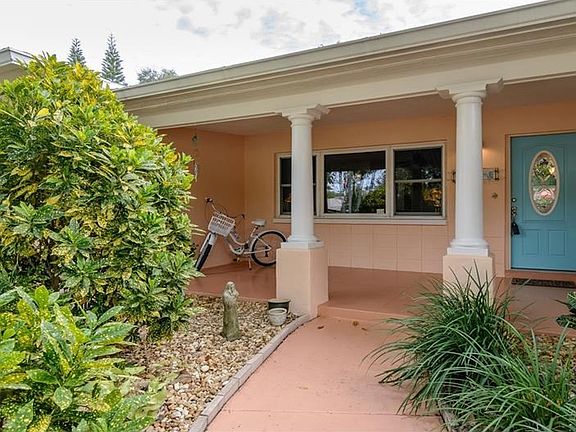3rd image of 1631 San Roy Dr