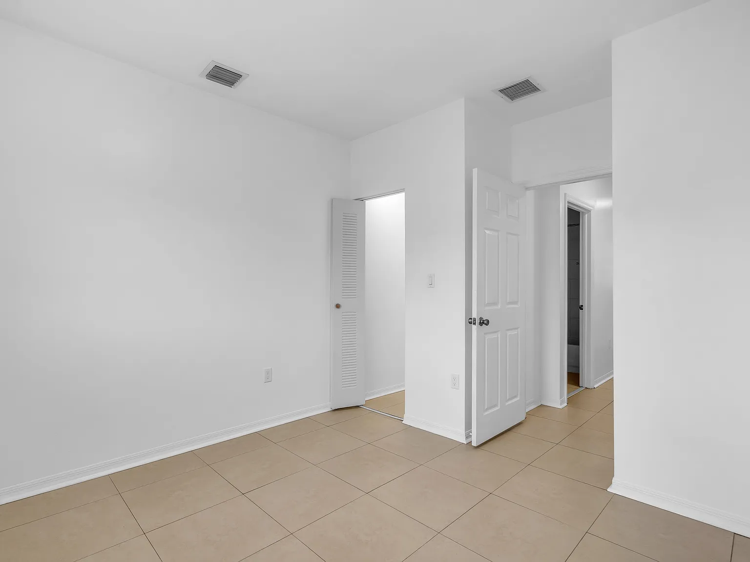 1 bed, 1.5 bath, 627 sqft, $1,800 — Photo 4