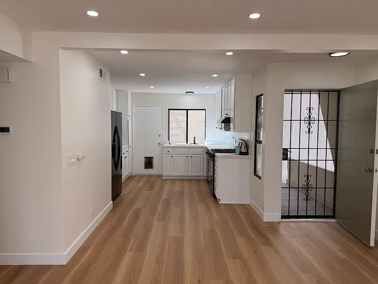 10359 Caminito Covewood — Photo 2