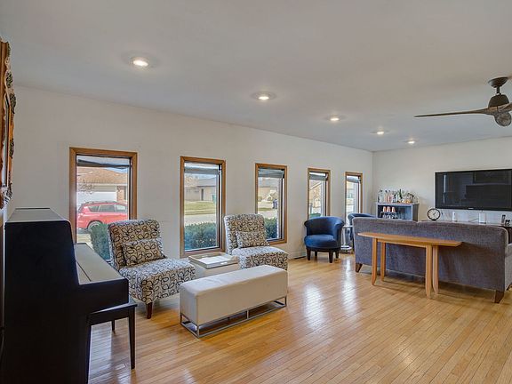 3rd image of 7345 Mimosa Dr