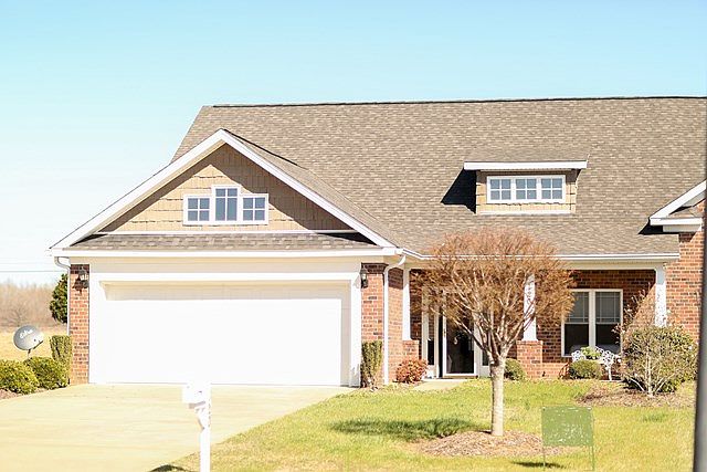 1st image of 120 Savannah Cir N