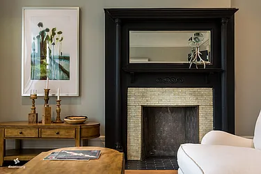 Rented by Dixon Advisory USA Inc.