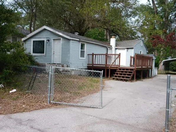 10180 Baron Dr, Saint Louis, MO 63136