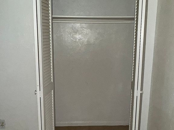 3rd image of 2036 Eloise Cir #2036