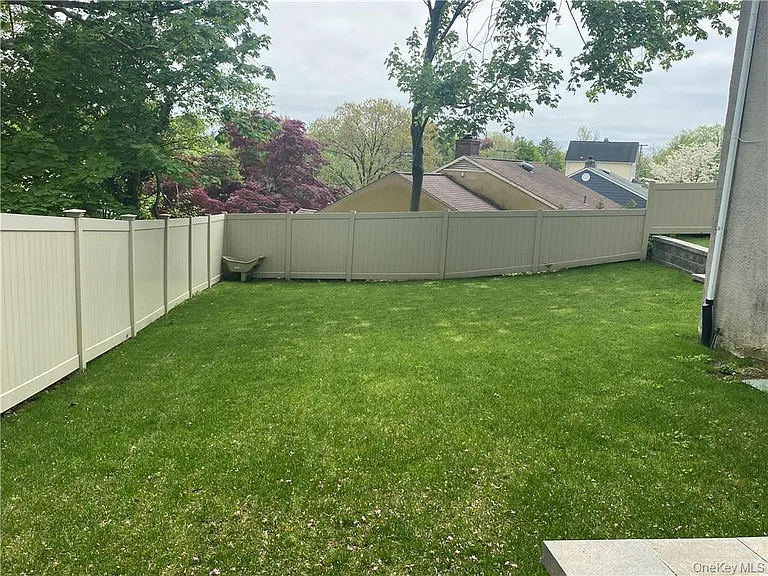 433 New Rochelle Rd — Photo 36