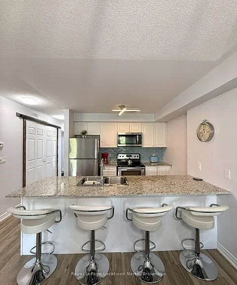 4 Anchorage Cres #205 — Photo 11