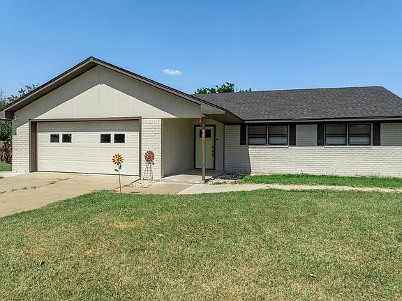 2nd image of 141 Swan Lk