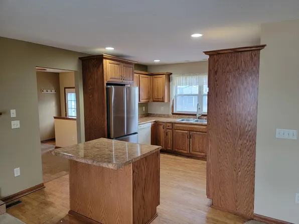 8217 Leisure Ln, Des Moines, IA 50320