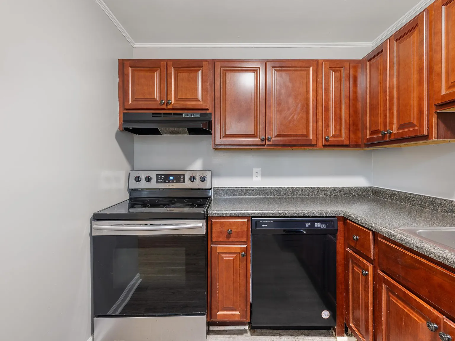 Knollwood Apartments — Photo 3
