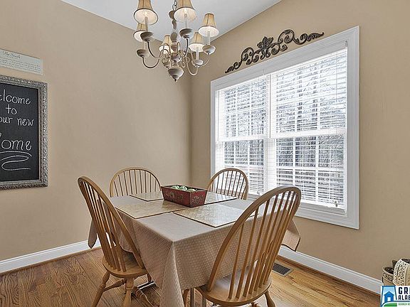 3rd image of 68 Woodbury Dr