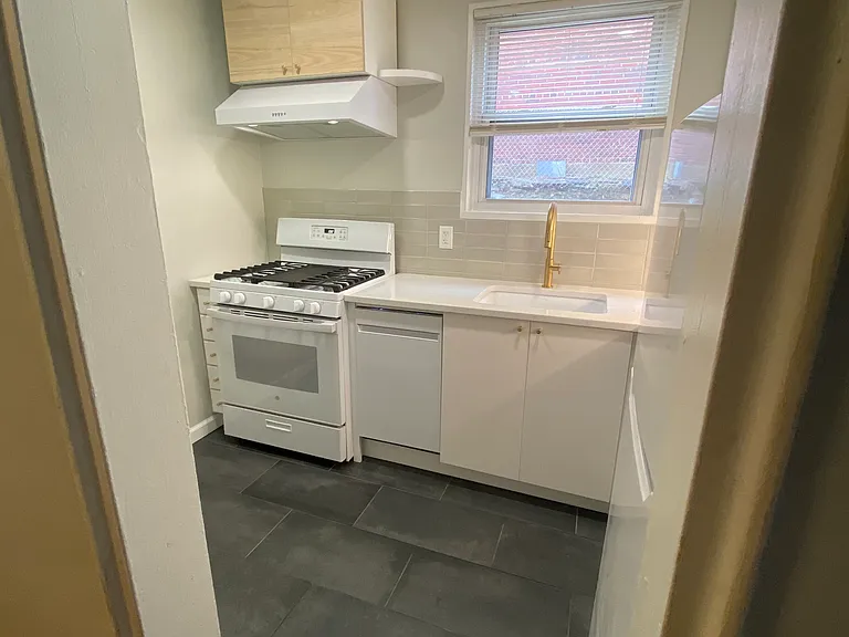 107 Victor St NE #1 — Photo 5
