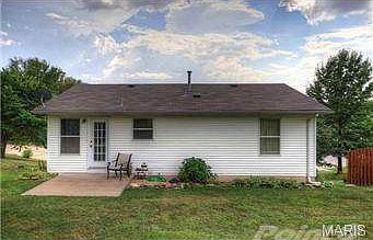 Nice patio great for family bar-b-que's