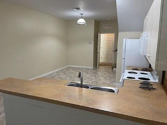 3rd image of 1007 Creek Park Dr