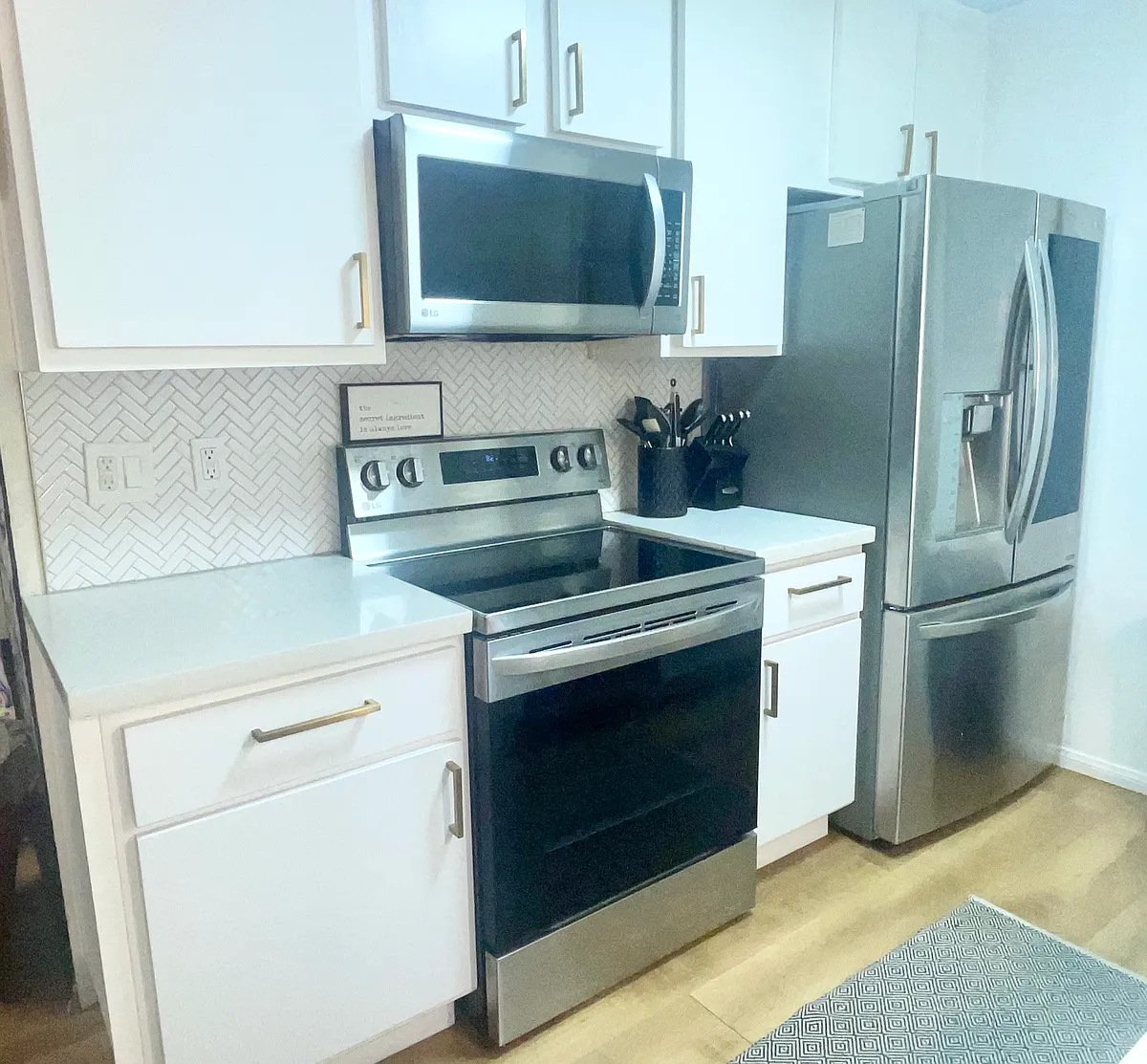 Stainless steel appliances - 1061 Park Ave #107