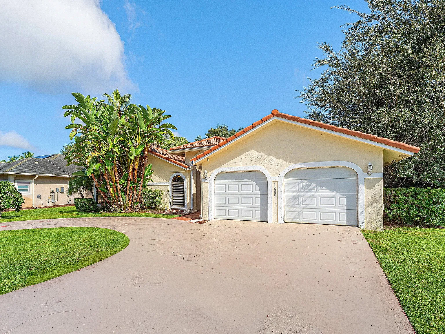 4 bed, 3.0 bath, 2145 sqft, $7,900 — Photo 2