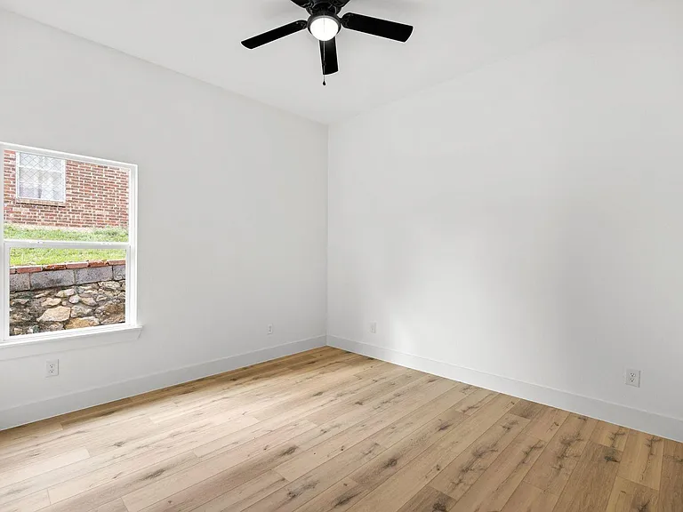 5516 Helmick Ave — Photo 17